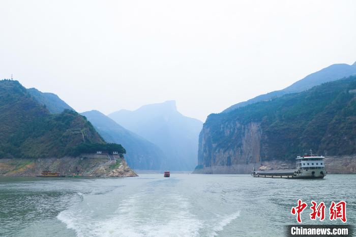一場(chǎng)巡河“找茬”行動(dòng)，何以巡出碧水東流的長(zhǎng)江？