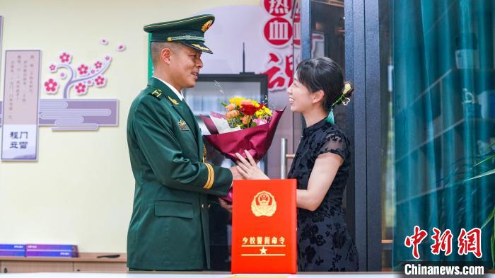 軍功章有你的一半?！堦愑?攝