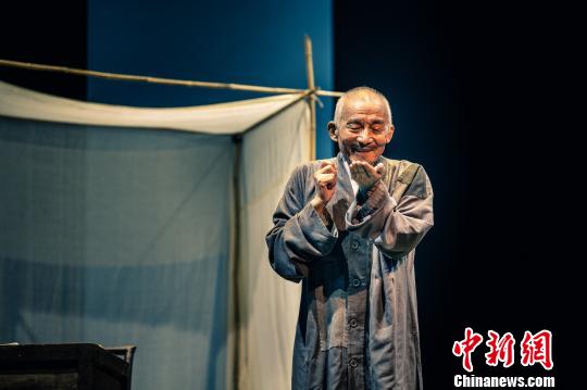 游本昌《弘一法師·最后之勝利》劇照。游思涵 攝