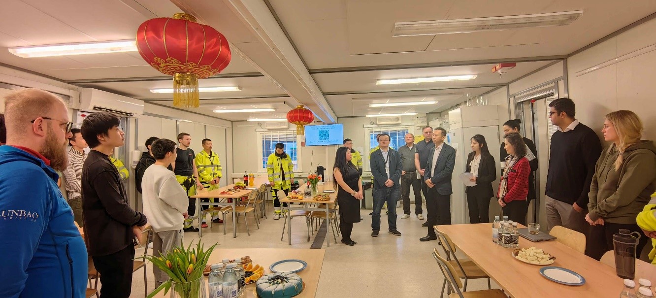 中國駐瑞典大使崔愛民走訪中鐵隧道局集團瑞典工程公司。中國駐瑞典大使館供圖