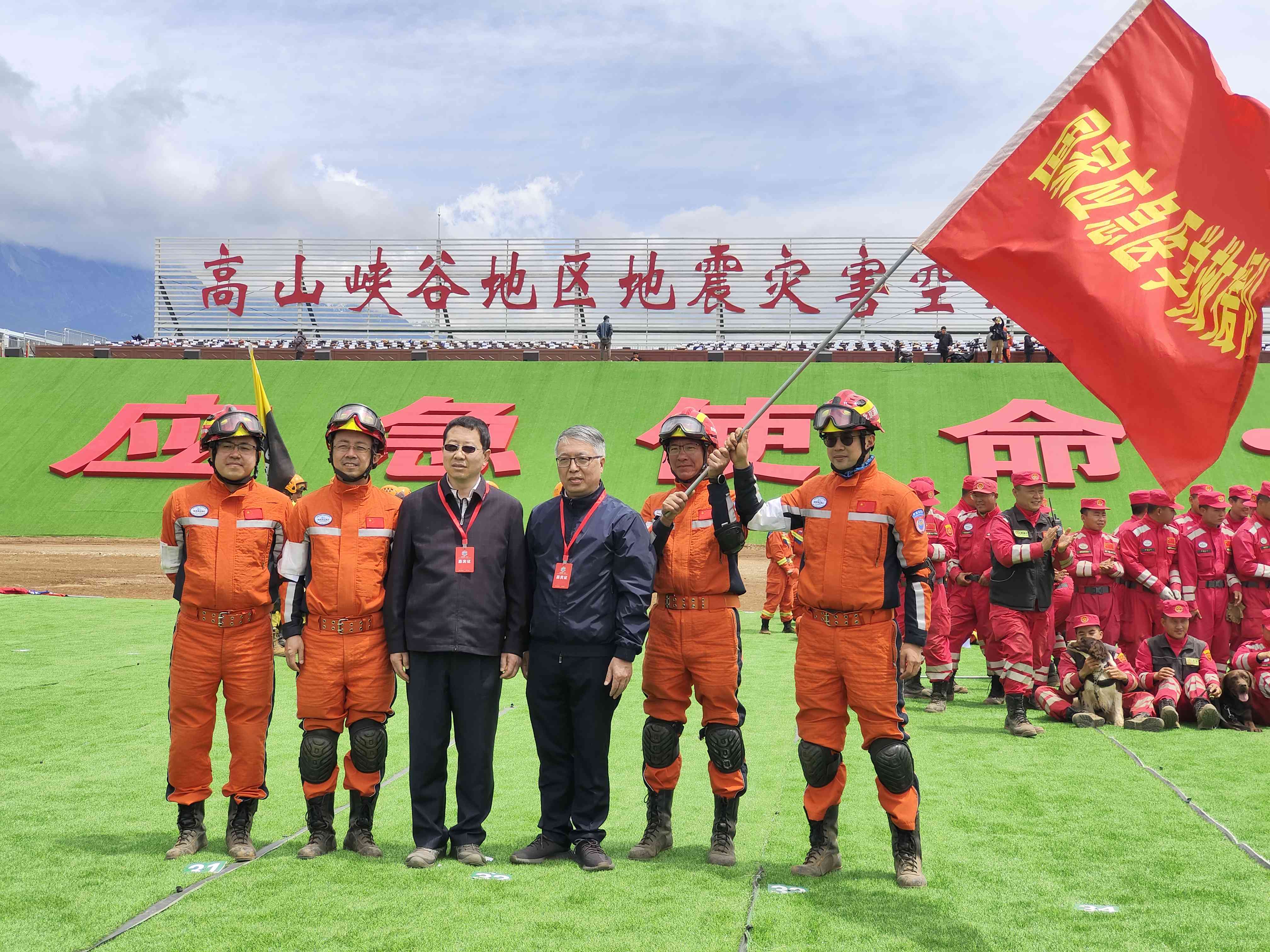 呂國忠以總領(lǐng)隊身份，帶領(lǐng)國家應(yīng)急醫(yī)學(xué)救援隊演練。受訪者供圖