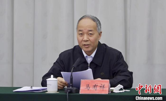 圖為農(nóng)業(yè)農(nóng)村部副部長馬有祥在部省共同打造青海綠色有機農(nóng)畜產(chǎn)品輸出地推進會議上講話?！±罱瓕?攝