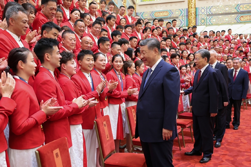 2024年8月20日，習(xí)近平總書記在人民大會(huì)堂接見第33屆夏季奧林匹克運(yùn)動(dòng)會(huì)中國體育代表團(tuán)全體成員。
