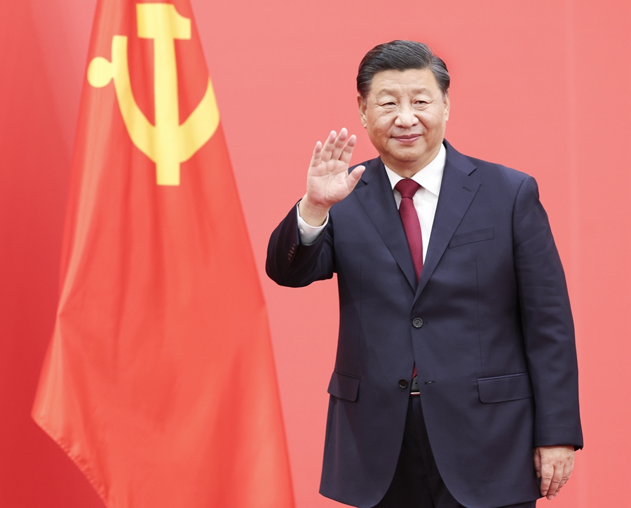 2022年10月23日，習(xí)近平在北京人民大會(huì)堂同采訪中共二十大的中外記者親切見面。