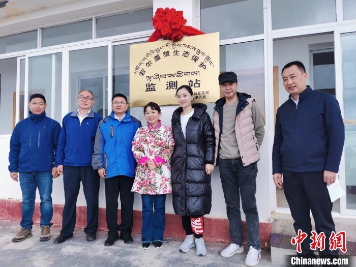 揭牌儀式現(xiàn)場(chǎng)?！垪?攝