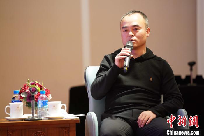 圖為<a target='_blank' >中新社</a>青海分社社長胡鐘藝就加強瀾湄流域新聞報道發(fā)表觀點?！√K丹 攝