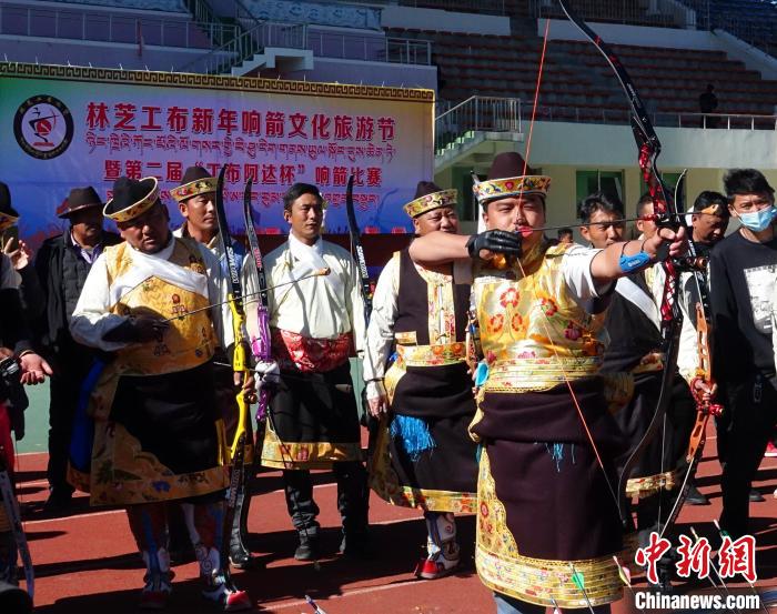 圖為響箭比賽現(xiàn)場?！∪轿木?攝