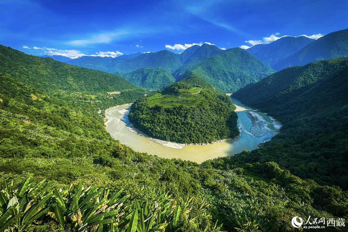 無(wú)人機(jī)航拍墨脫縣果果塘大拐彎。人民網(wǎng)記者 次仁羅布攝