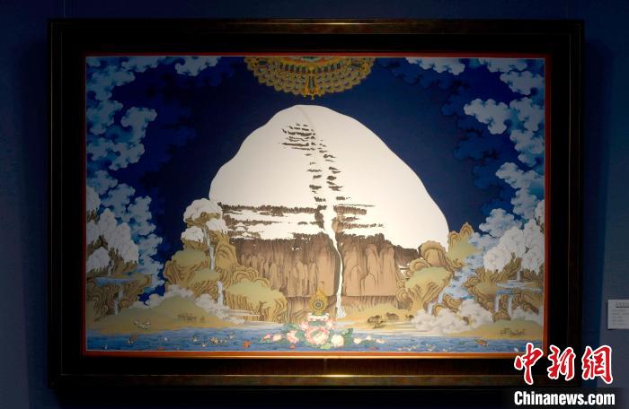 圖為5月16日，展覽中新創(chuàng)唐卡作品《岡底斯山》?！±盍?攝